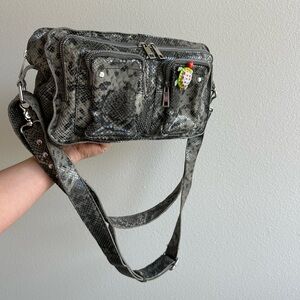 Núnoo Ellie Snake Crossbody Bag